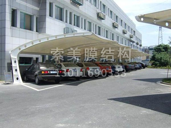膜結構車棚