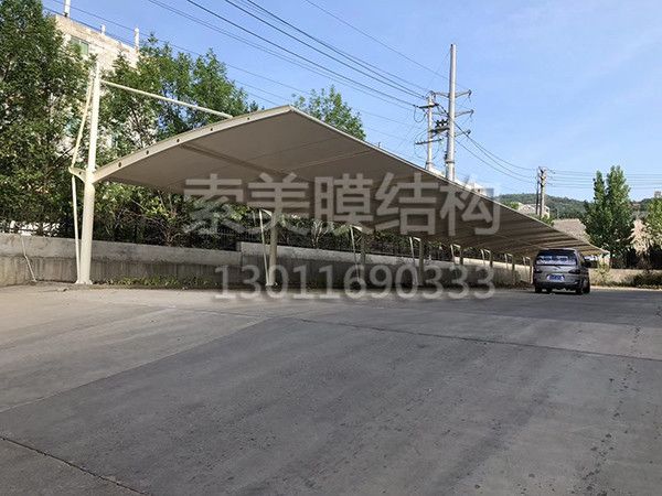 膜結構車棚