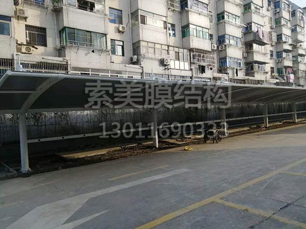 膜結構車棚